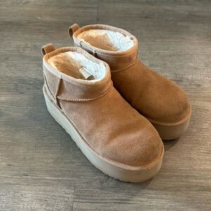 Platform Ugg Slippers / Shoes- Chestnut - Women’s size 7